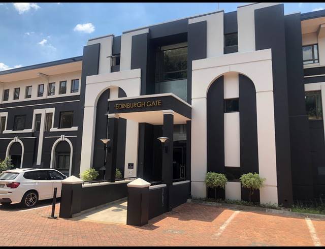 136M² OFFICE TO LET IN HYDE PARK